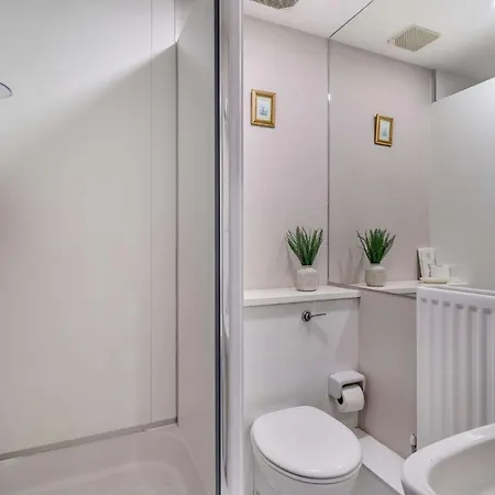 펜션 10 Bed In Borrowdale Sz221 그레인지오버샌즈