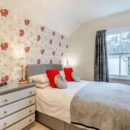 10 Bed In Borrowdale Sz221