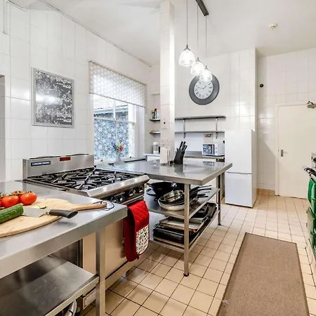 10 Bed In Borrowdale Sz221